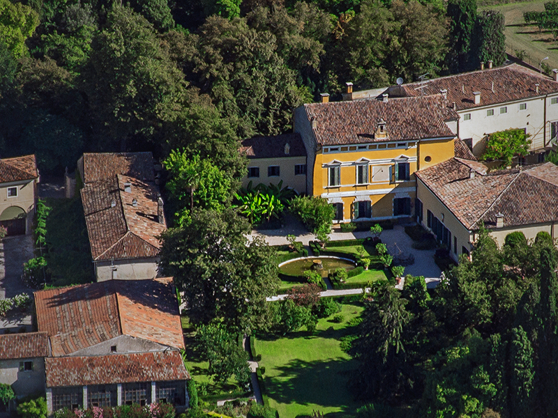 https://p.winelist.nl/media/cache/16x9_thumb/media/image/article-overview/serego_alighieri_blogbanner_z_tekst.jpg