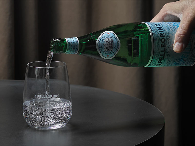 https://p.winelist.nl/media/cache/16x9_thumb/media/image/brand-banner/Banner-groot-S.Pellegrino.jpg
