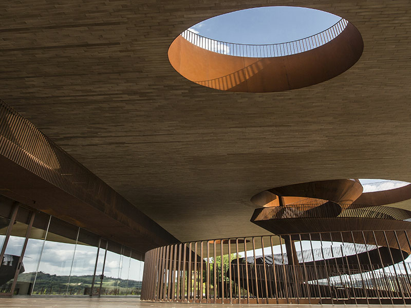 https://p.winelist.nl/media/cache/16x9_thumb/media/image/brand-banner/Banner-groot_Antinori-Estate.jpg