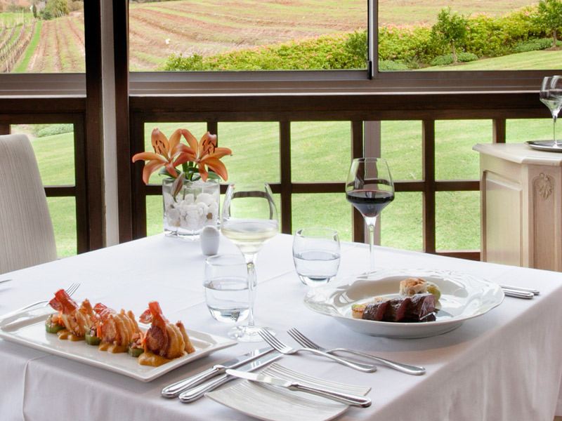 https://p.winelist.nl/media/cache/16x9_thumb/media/image/brand-banner/Buitenverwachtingt_restaurant.jpg